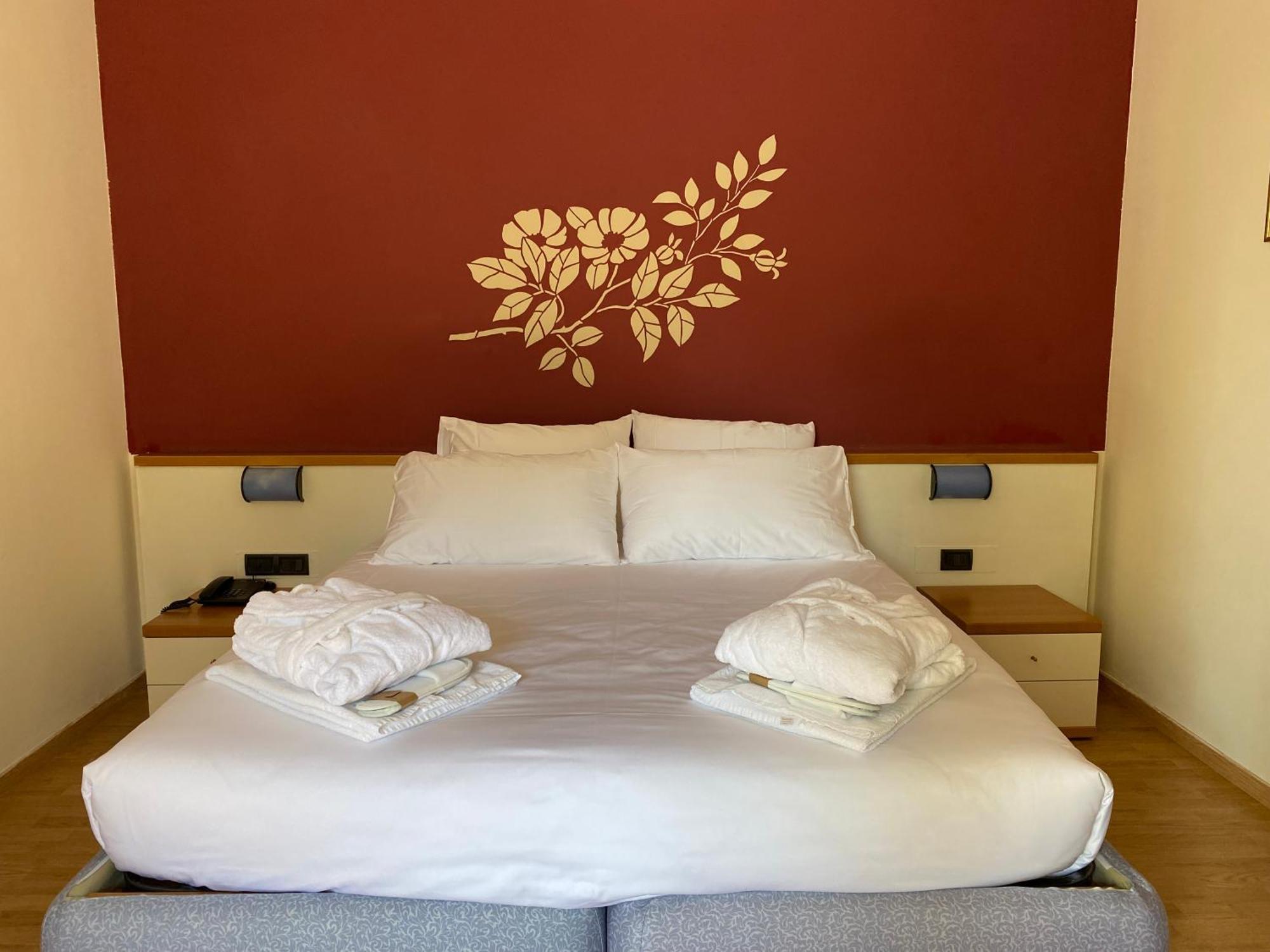 Alevic Hotel Sirmione Room photo