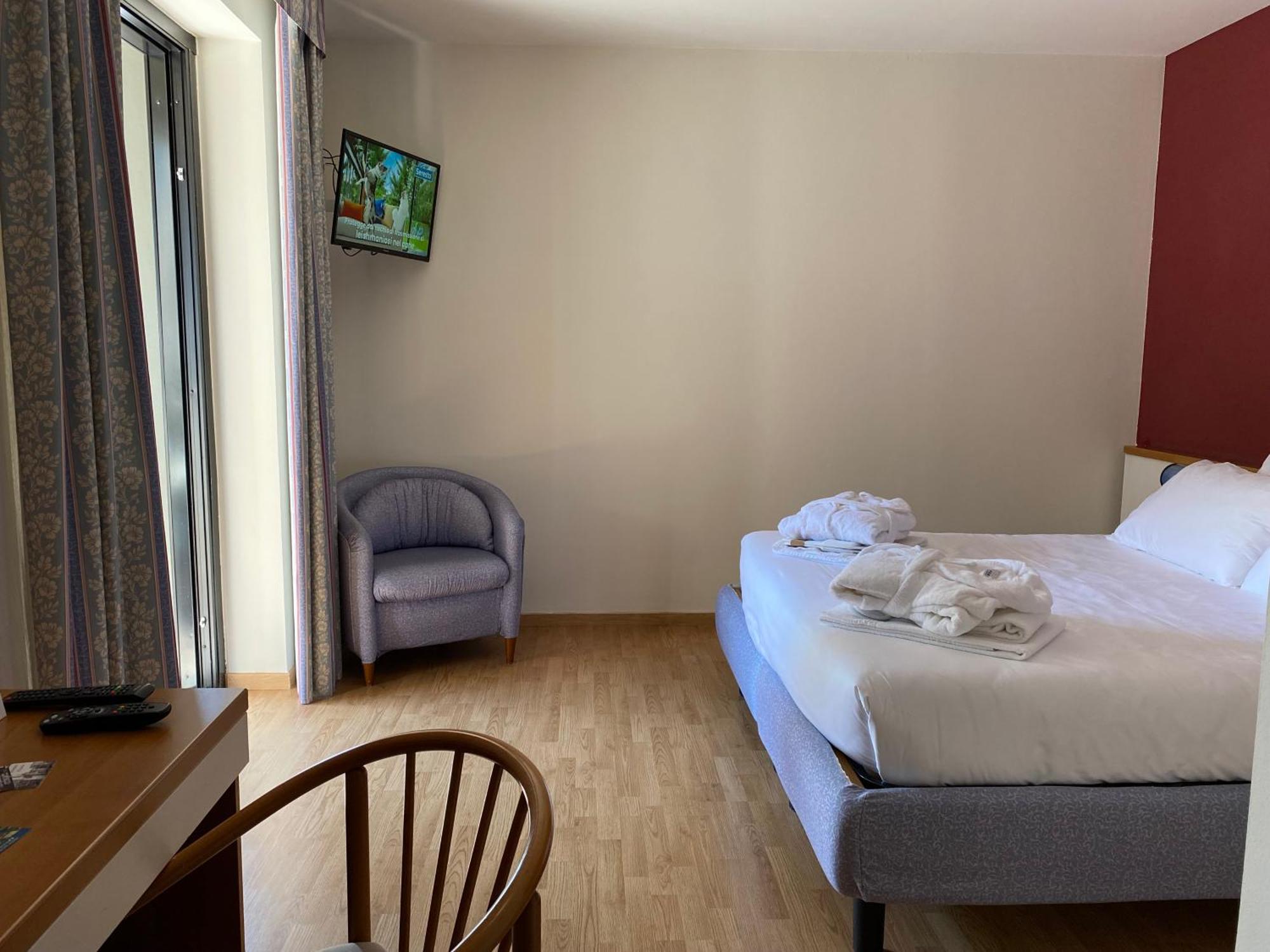 Alevic Hotel Sirmione Room photo